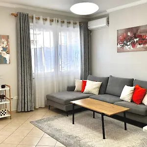  Apartamento Quiet & Spacious Center - 4 Min Walk Albania
